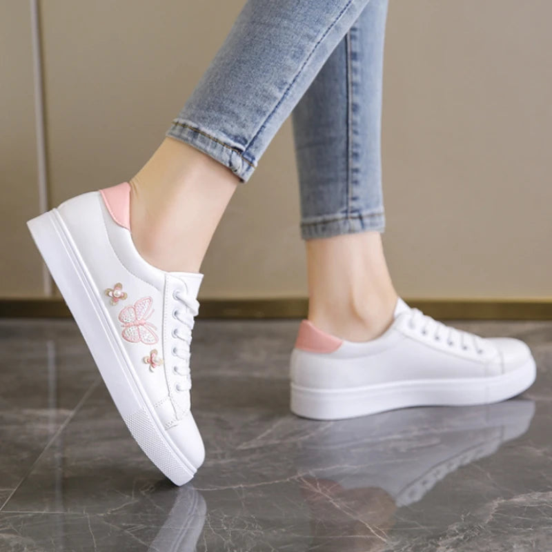 New Spring Breathable Flat Sole Shoes with Leather Lace Up Sports Fashion Casual Little White Shoes